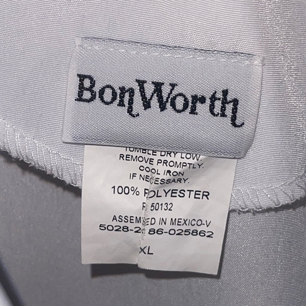 BonWorth Brand White with Flower Embroidery.  Size XL - Picture 3 of 4